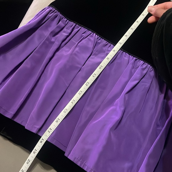 Women’s 80’s skirts
Purple and black - Picture 4 of 5